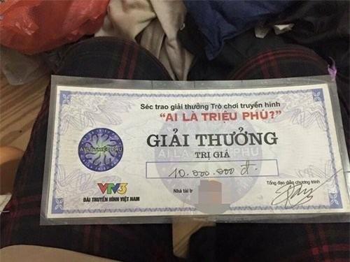 Hoa hậu Việt vượt qua 10 câu hỏi Ai là triệu phú