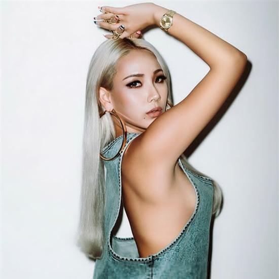 CL (2NE1) gây tranh cãi khi tích cực khoe thân, lộ ảnh thác loạn trên mạng - Ảnh 10.