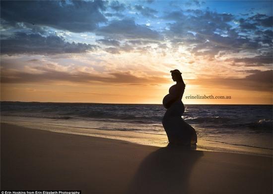 Người mẹ xinh đẹp sinh năm trong vòng 2 phút - Ảnh 4.