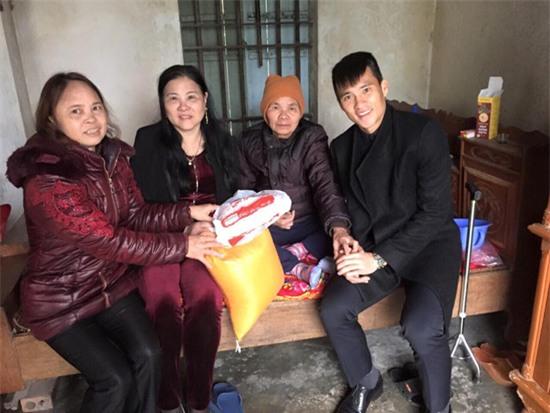 cong-vinh-gap-lai-nguoi-ban-cam-diec-thoi-chan-trau-2