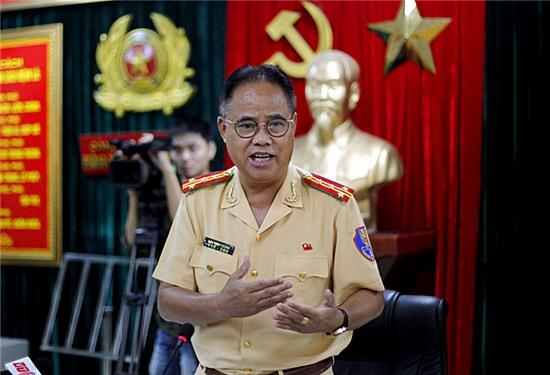 đi bộ sai luật bị phạt, CSGT, đi bộ sai luật, tai nạn giao thông