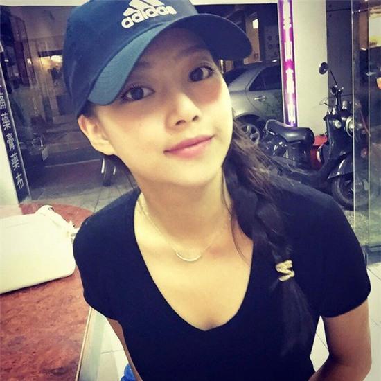 Mỹ nữ thổi saxophone siêu vòng 1 gây sốt Trung Quốc - Ảnh 9.