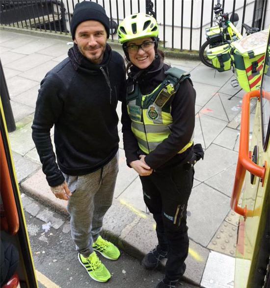 Becks chụp ảnh kỷ niệm với Catherin