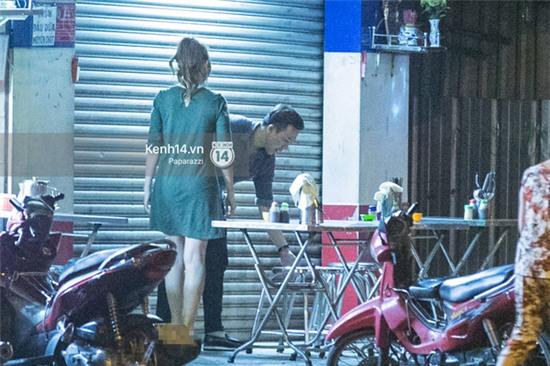 Hậu chia tay Tiến Đạt, Hari Won bị bắt gặp say đắm hôn Trấn Thành giữa đêm khuya - Ảnh 12.