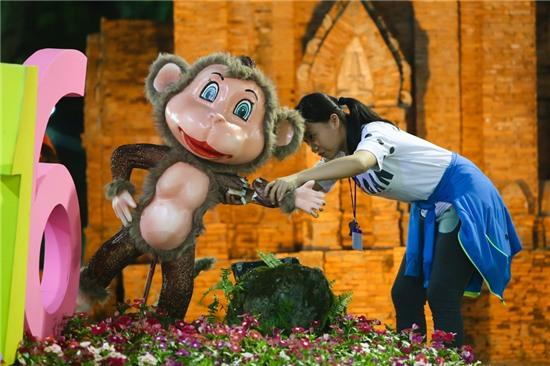 Rộn ràng khai mạc hội hoa xuân Tao Đàn