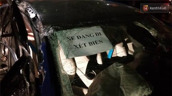 Tai nạn nghiêm trọng ở trung tâm Hà Nội, siêu xe BMW i8 nát bét - Ảnh 2.