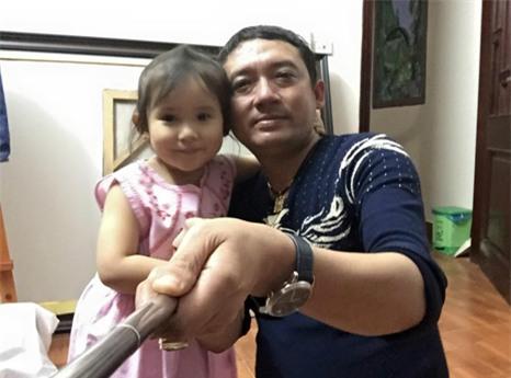 Chiến Thắng vui mừng vì được đón Tết Bính Thân cùng con gái nhỏ.