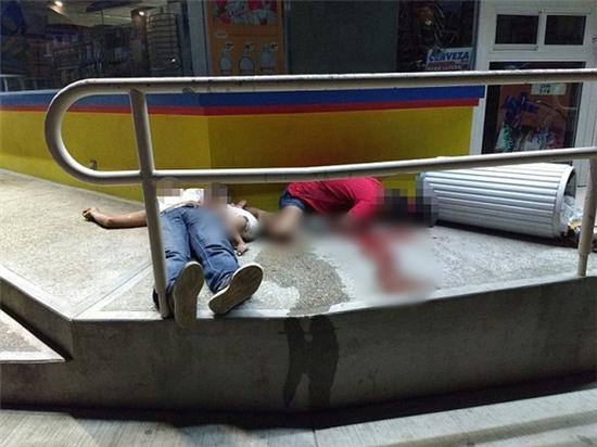 Người dân Mexico phẫn nộ trước hình ảnh em bé 7 tháng tuổi bị sát hại bên vệ đường - Ảnh 3.