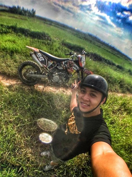 Chàng trai Việt Nam đầu tư cả bộ Batman, xuống phố chơi Tết - Ảnh 10.