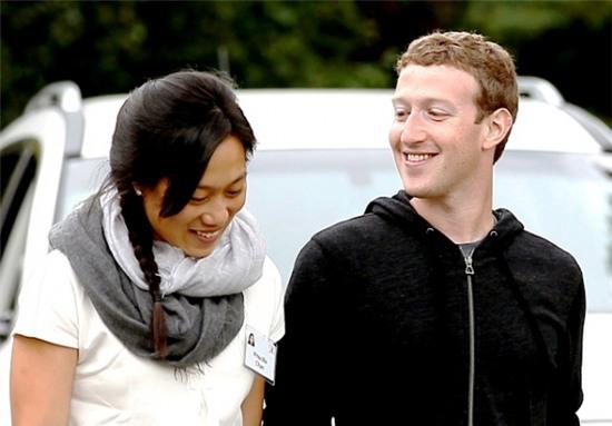 Gia đình hạnh phúc của Mark Zuckerberg vừa gửi lời chúc Tết tới toàn thể các Facebooker - Ảnh 1.
