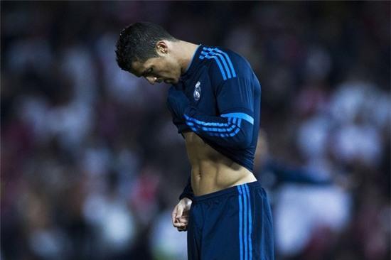 Khi thước ngắm của Ronaldo bị lệch