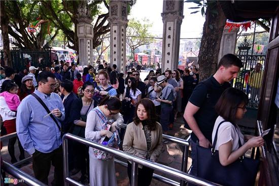 Nhộn nhịp xin chữ đầu năm mới