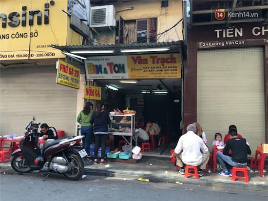 Tết này Người Hà Nội tha hồ ăn hàng ở phố cổ mà không hề bị chặt chém - Ảnh 13.