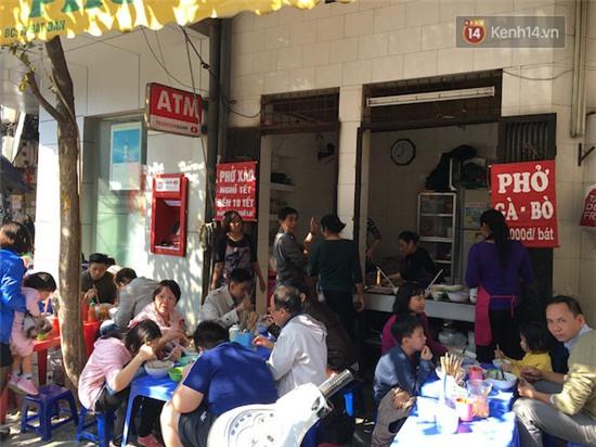 Tết này Người Hà Nội tha hồ ăn hàng ở phố cổ mà không hề bị chặt chém - Ảnh 9.