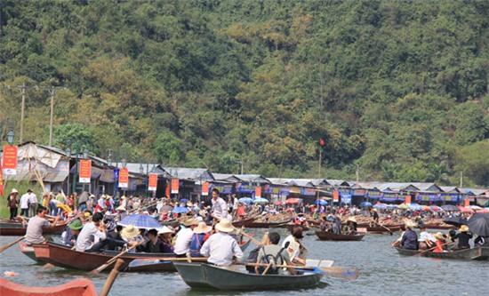 Du xuân đầu năm với 11 lễ hội đặc sắc nhất ở miền Bắc - Ảnh 2.