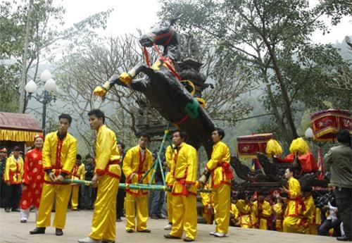 Du xuân đầu năm với 11 lễ hội đặc sắc nhất ở miền Bắc - Ảnh 4.