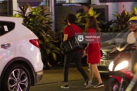 Trường Giang - Nhã Phương diện đồ đôi, ôm hôn nhau xóa tan tin đồn rạn nứt - Ảnh 2.