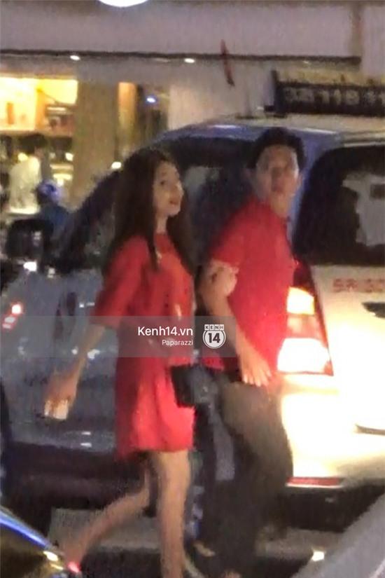 Trường Giang - Nhã Phương diện đồ đôi, ôm hôn nhau xóa tan tin đồn rạn nứt - Ảnh 3.