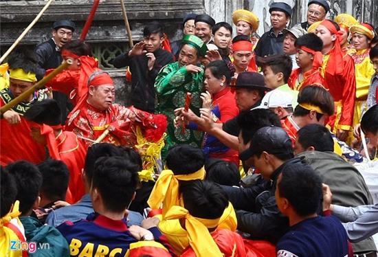 Bài Tết Những hành động xấu xí của sửu nhi dịp Tết