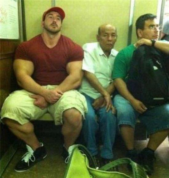 Ối giời ơi, làm gì mà "căng" thế - 4