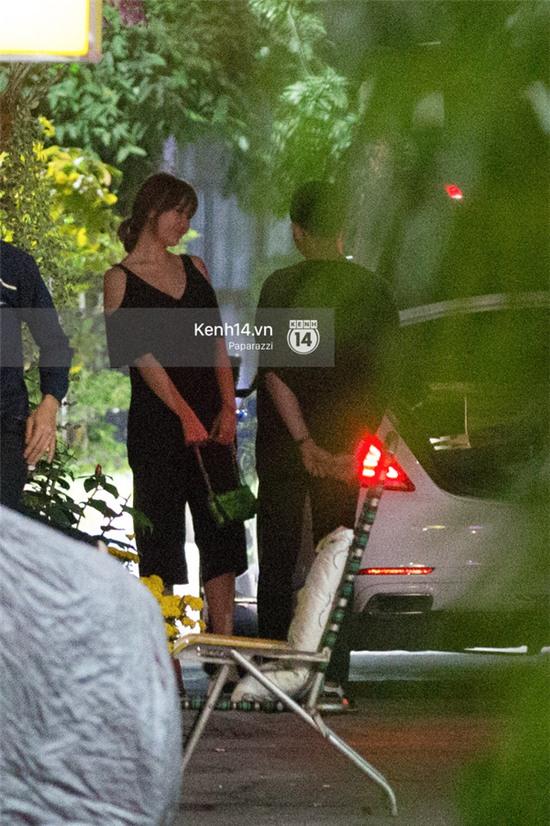 Trấn Thành - Hari Won hôn nhau ở chốn đông người trong đêm Valentine - Ảnh 14.