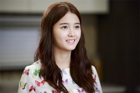 Kiều nữ Hàn chia tay bồ đại gia sau khi lộ ảnh hẹn hò