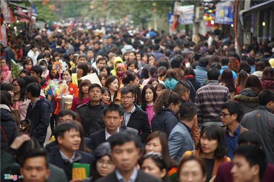 Chen chúc lễ phủ Tây Hồ trong ngày đầu đi làm