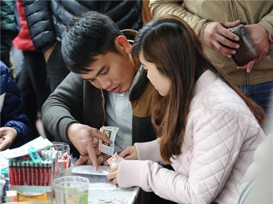 Chen chúc lễ phủ Tây Hồ trong ngày đầu đi làm