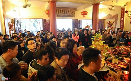 Chen chúc lễ phủ Tây Hồ trong ngày đầu đi làm