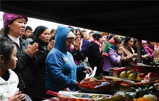 Chen chúc lễ phủ Tây Hồ trong ngày đầu đi làm