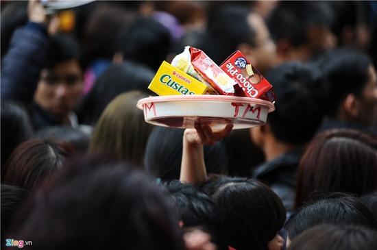 Chen chúc lễ phủ Tây Hồ trong ngày đầu đi làm