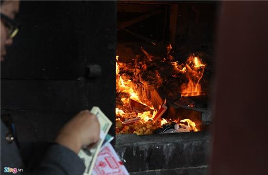 Chen chúc lễ phủ Tây Hồ trong ngày đầu đi làm