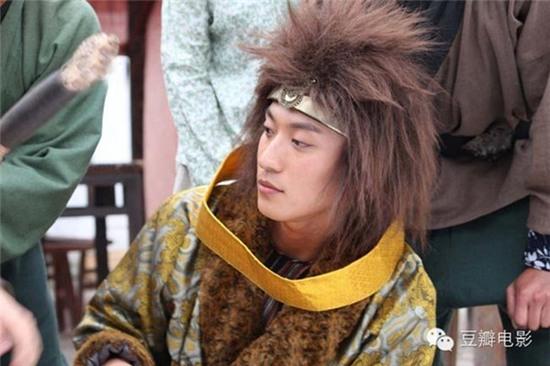 Nam diễn viên trẻ Kiều Nhân Lương trong tạo hình Tôn Ngộ Không điển trai từ phim Xuân quang sán lạn Trư Cửu Muội (2011).