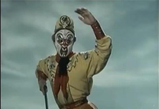  Năm 1983, khán giả còn được biết đến tạo hình Tôn Ngộ Không của diễn viên Vương Kim Trụ trong bộ phim Thật giả Mỹ Hầu Vương. 