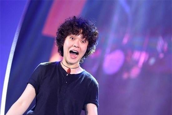 Từ trẻ tự kỷ thành ca sĩ làm chao đảo cộng đồng mạng