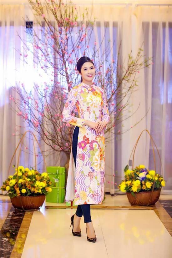 Ngọc Hân vừa trở thành bà chủ của một công ty chuyên về mỹ thuật thời trang và một chuỗi cửa hàng thời trang do chính cô thiết kế.