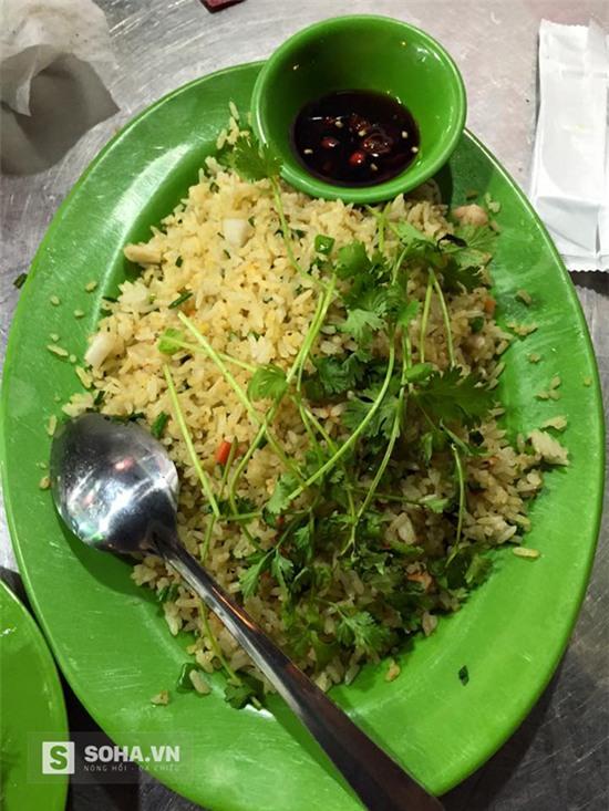 Nha Trang: Khách bị chửi cút đi và hất thức ăn bẩn vào người - Ảnh 1.