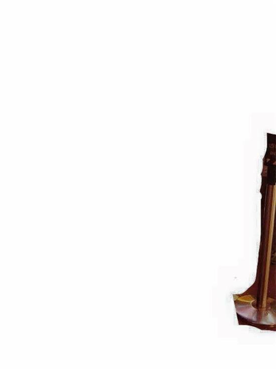 Bạn nữ cười méo mặt sau khi nhờ các thợ photoshop dạo xóa người trong ảnh - Ảnh 8.