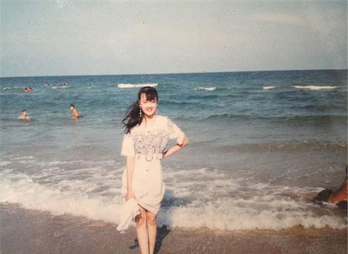 16 tuổi, Vân Dung từng tham dự cuộc thi Hoa hậu báo Tiền Phong để... ủng hộ chị gái.