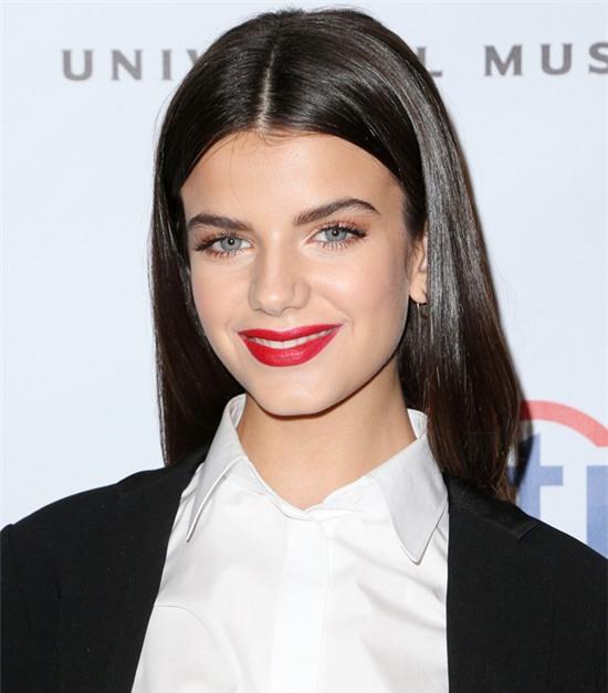 brooklyn-va-ban-gai-tin-don-tach-doi-tren-tham-do-4