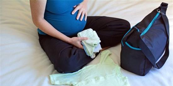 nguy hiểm khi sinh con muộn