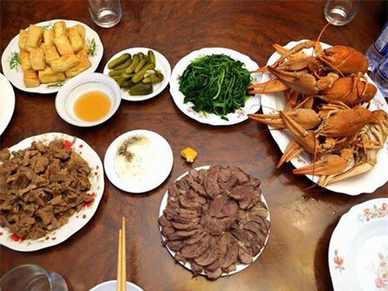 tuyen-futsal-duoc-thet-dai-cac-mon-viet-tren-datuzbekistan-4