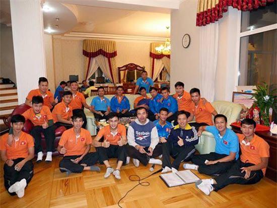 tuyen-futsal-duoc-thet-dai-cac-mon-viet-tren-datuzbekistan-7