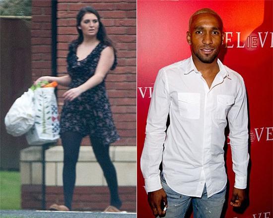 Rachel đi từ biệt thự của Defoe ra đổ rác tuần qua.