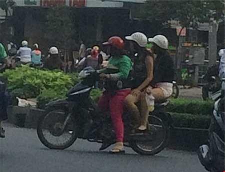 Bài 1: Chợ mại dâm di động lớn nhất Sài Gòn - Ảnh 2.