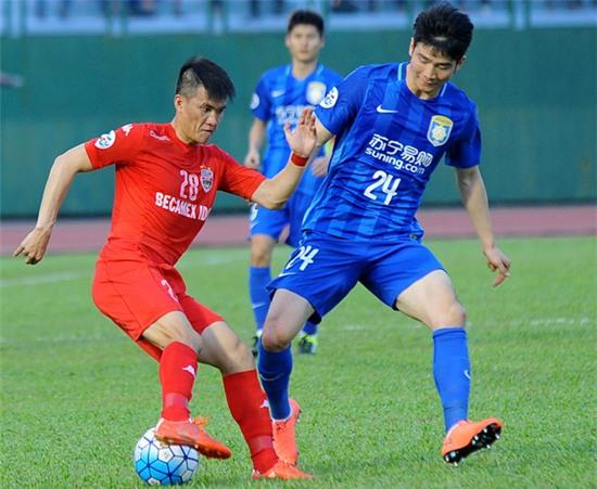 bat-mi-ve-dan-tro-ly-ca-chuc-nguoi-cua-hlv-petrescu-7