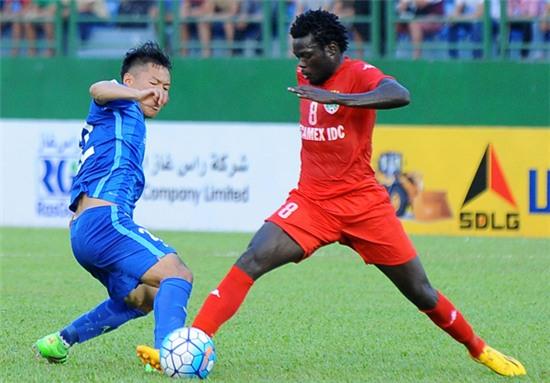 bat-mi-ve-dan-tro-ly-ca-chuc-nguoi-cua-hlv-petrescu-8