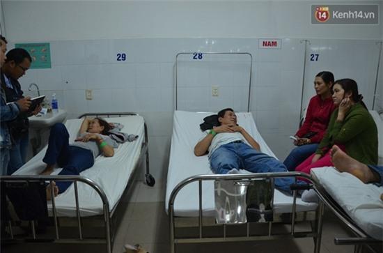 Đà Nẵng: Lật xe chở công nhân, 29 người thoát chết hi hữu - Ảnh 2.