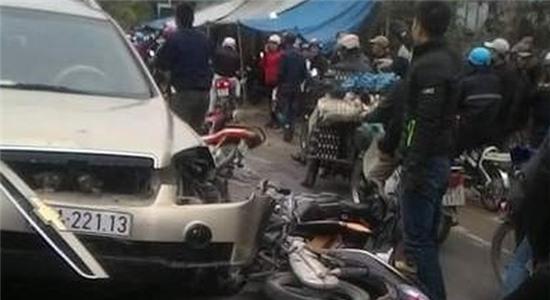 Xe ô tô mất lái 