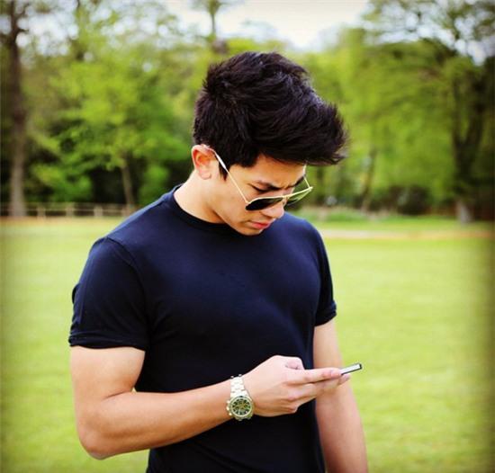 Hoàng tử soái ca đến từ Brunei: Đẹp trai, chuẩn 6 múi và tài sản 20 tỉ đô - Ảnh 23.